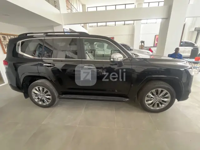 Toyota Land Cruiser 2024 — photo 7