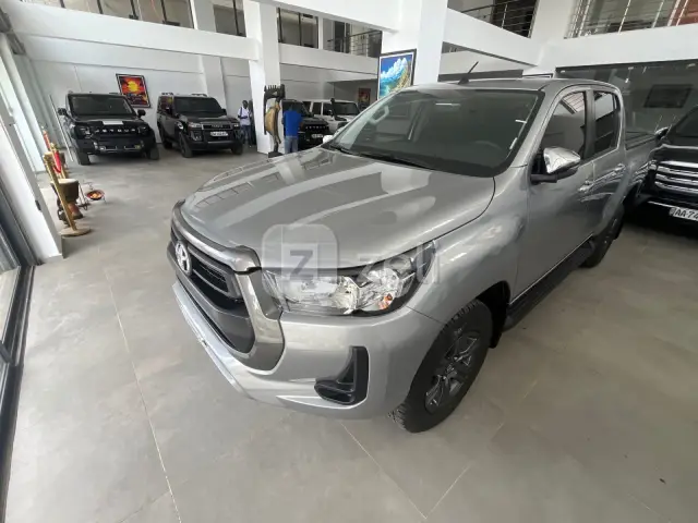 Toyota Hilux 2026 — photo 2