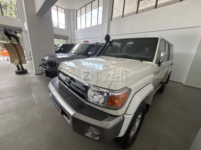 Toyota Land Cruiser 2025 — photo 3