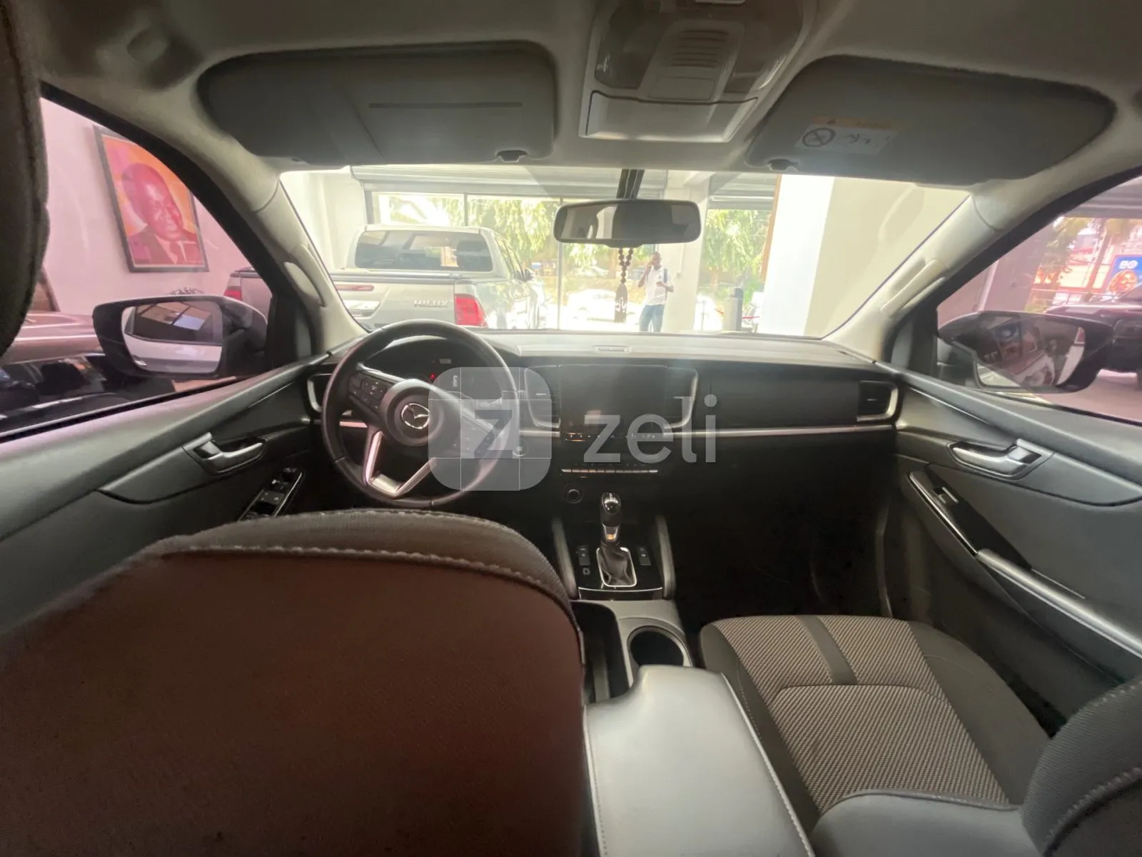 Mazda BT-50 2024 — photo 10