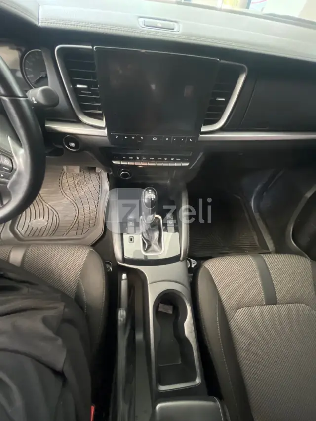 Mazda BT-50 2024 — photo 12