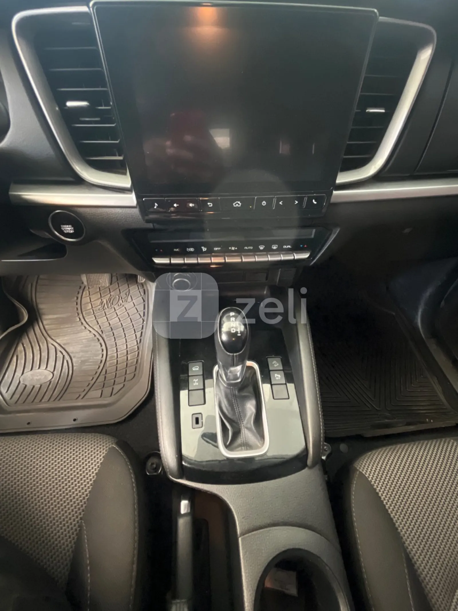 Mazda BT-50 2024 — photo 13