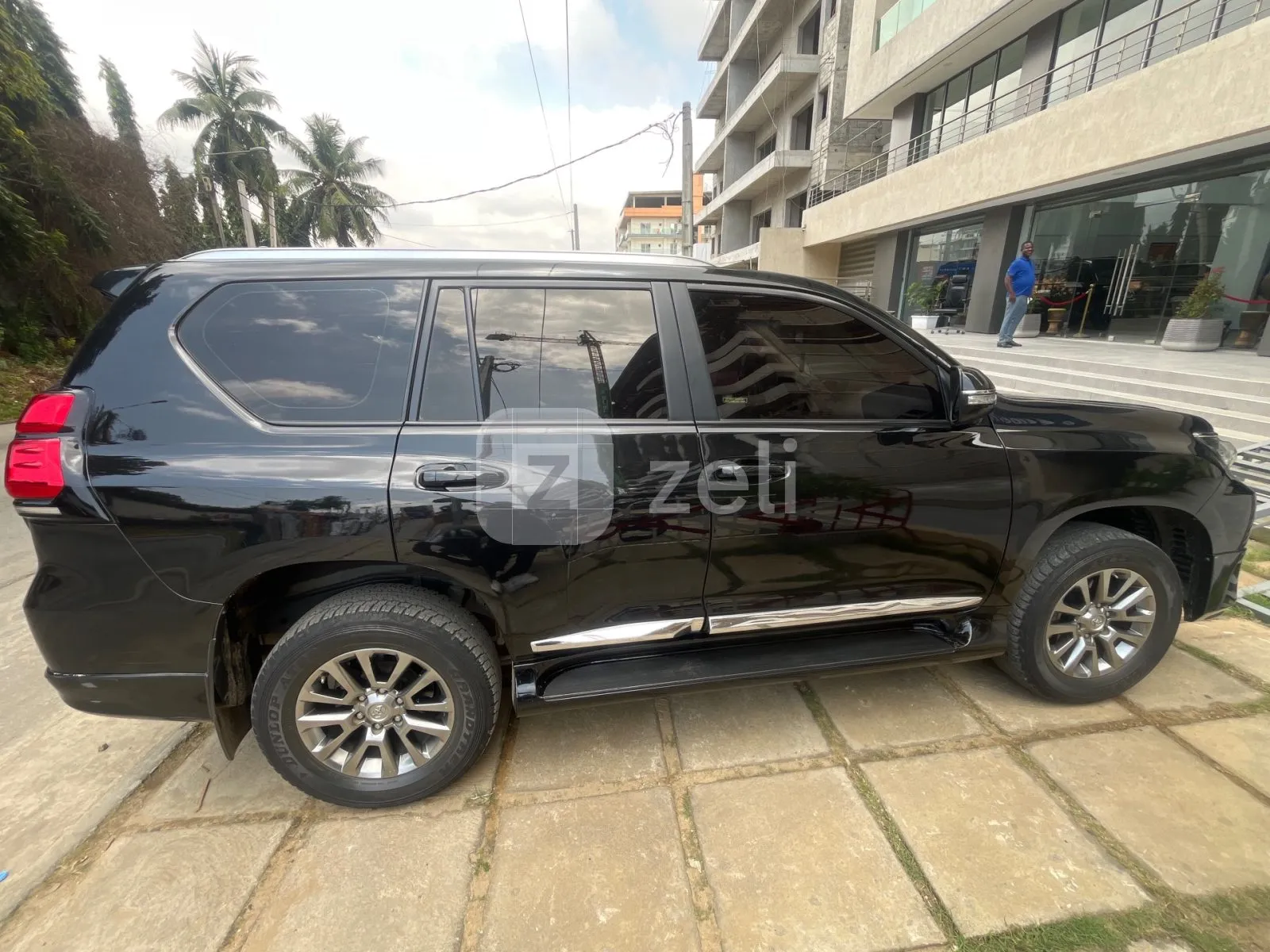 Toyota Land Cruiser Prado 2024 — photo 5