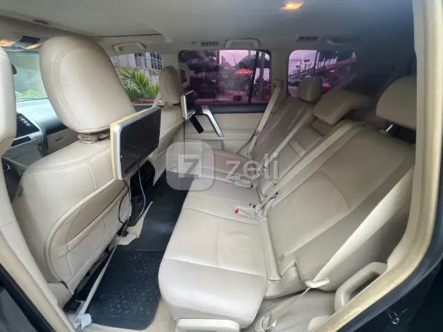 Toyota Land Cruiser Prado 2024 — photo 8