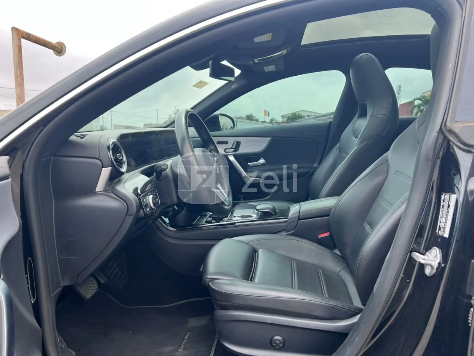 Mercedes C250 2020 — photo 11