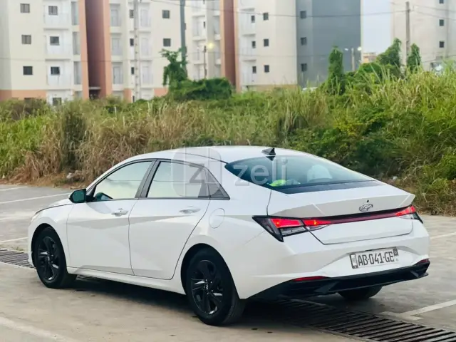 Hyundai Elantra 2021 — photo 4