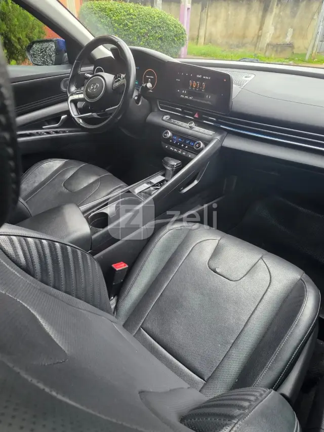 Hyundai Elantra 2022 — photo 11