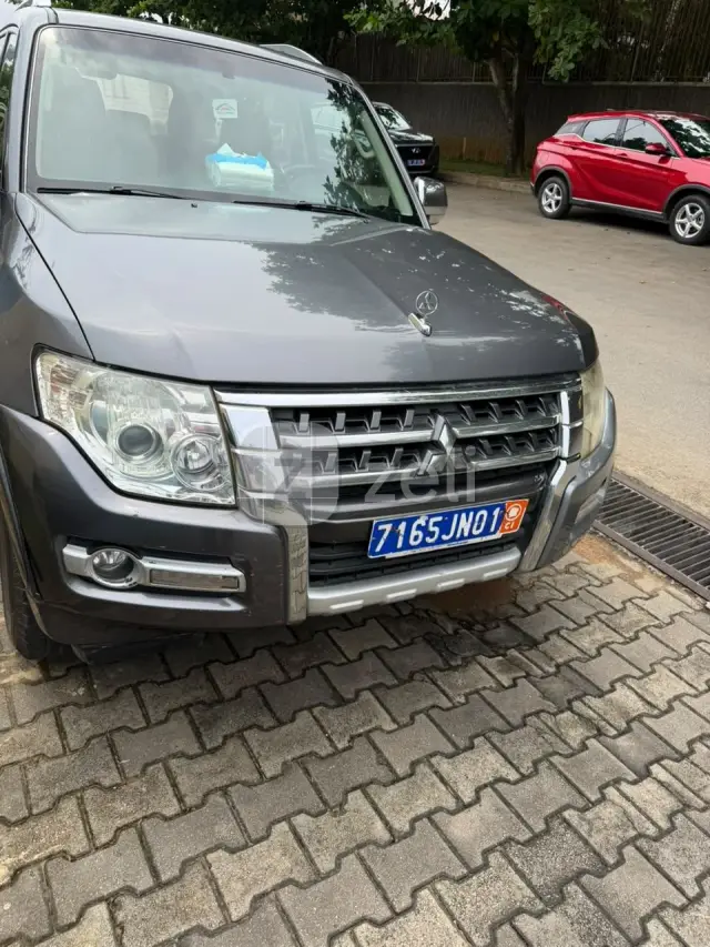 Mitsubishi Pajero 2015 — photo 3
