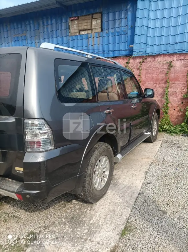 Mitsubishi Pajero 2015 — photo 4