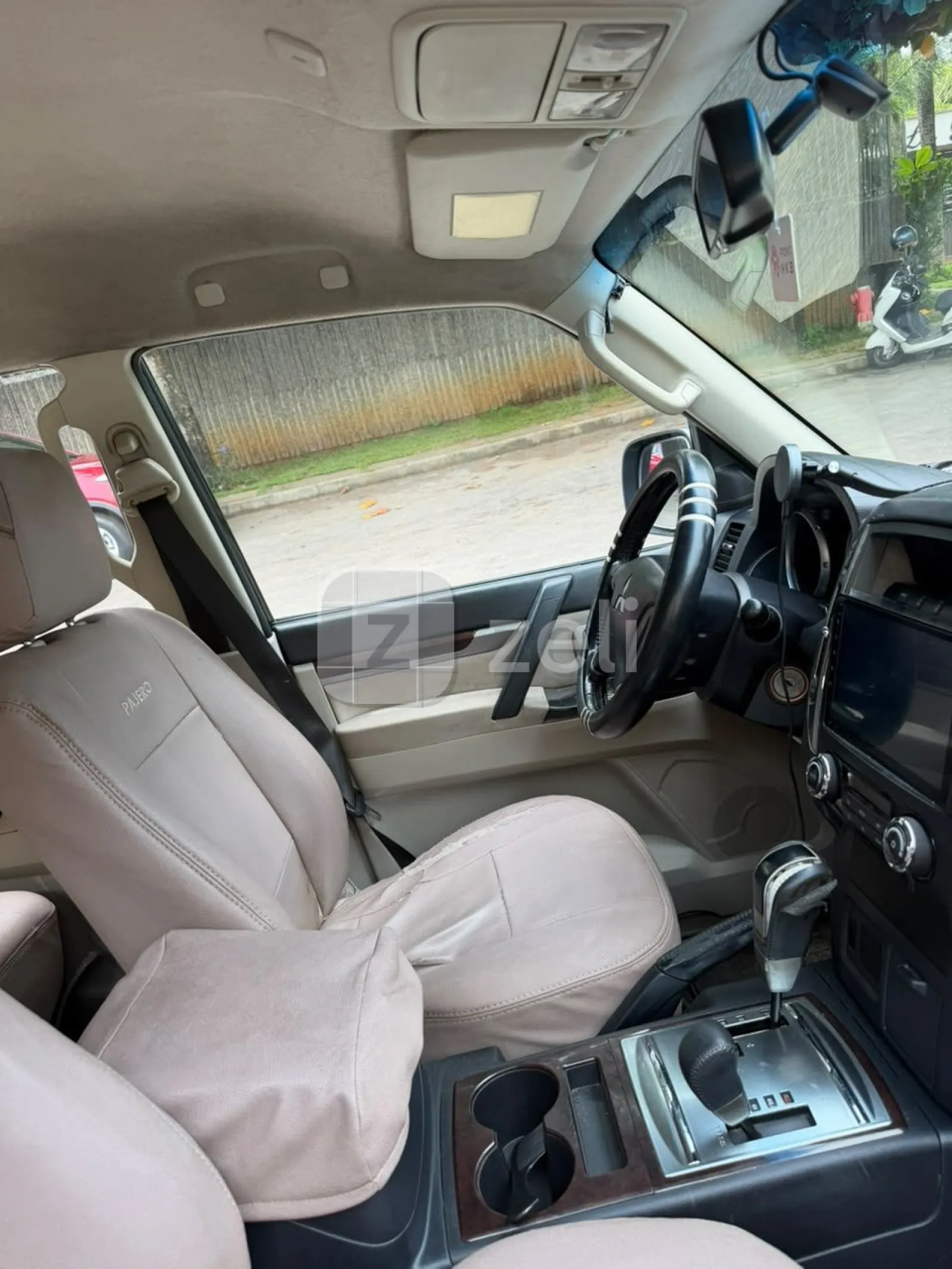 Mitsubishi Pajero 2015 — photo 7