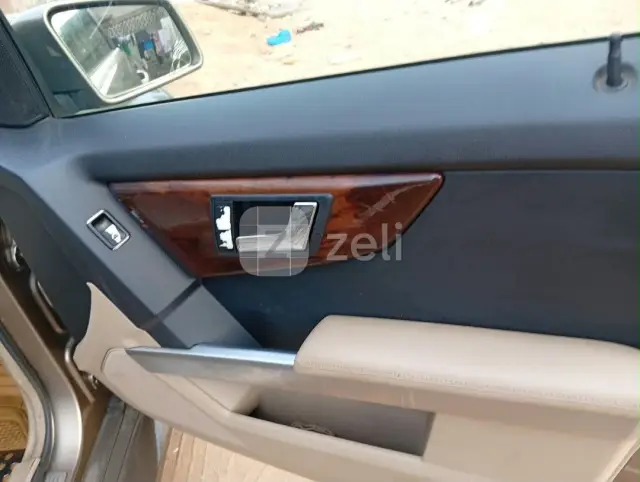 Mercedes GLB 2012 — photo 7