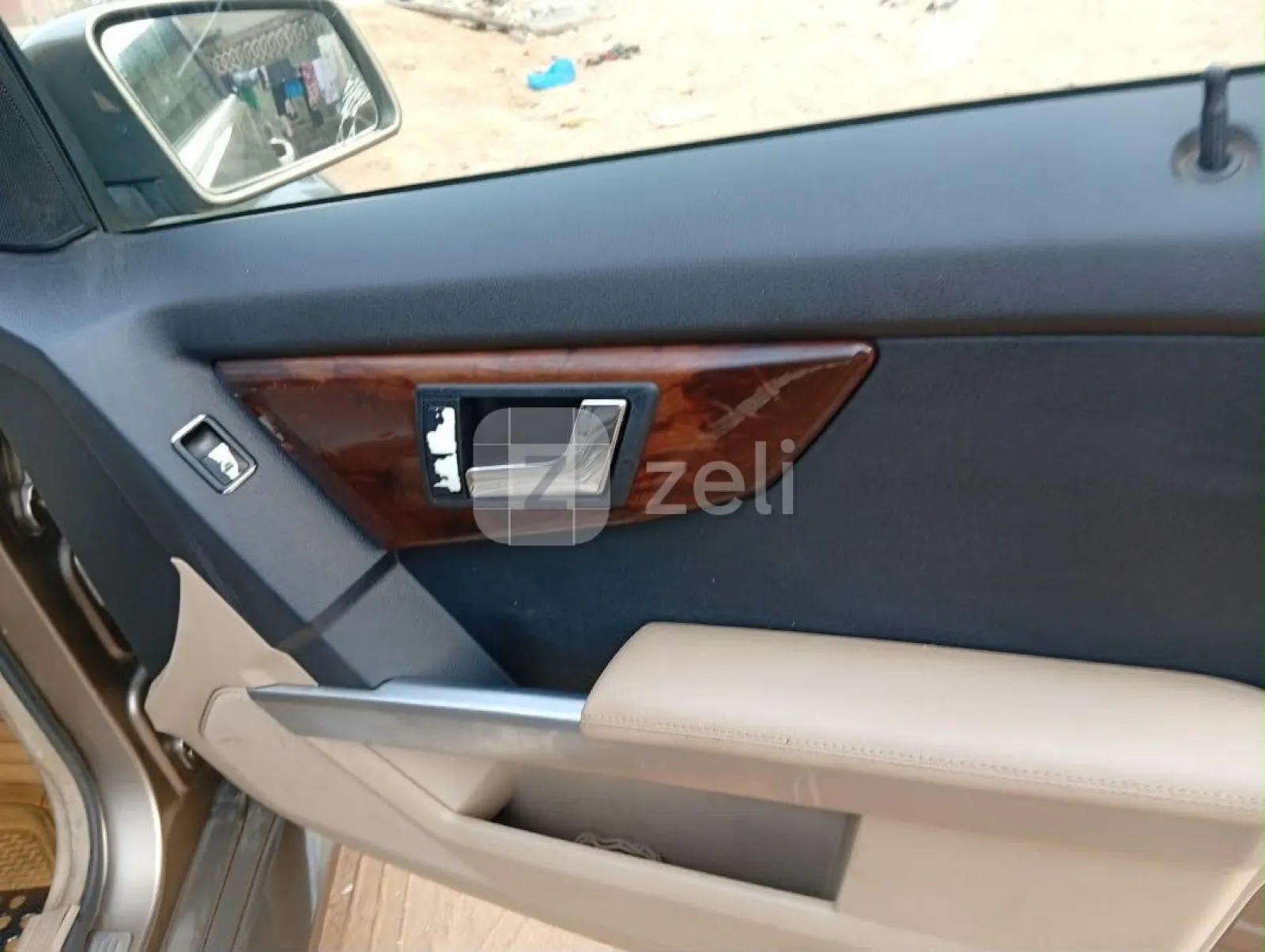 Mercedes GLB 2012 — photo 7