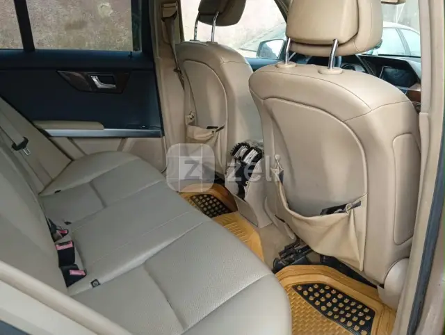 Mercedes GLB 2012 — photo 8