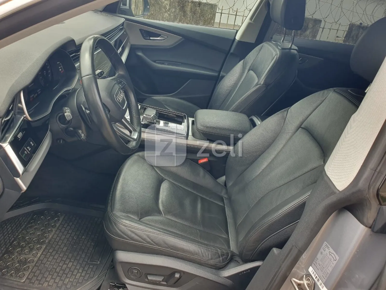 Audi Q8 QUATTRO 2022 — photo 9