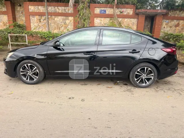 Hyundai Elantra 2020 — photo 2