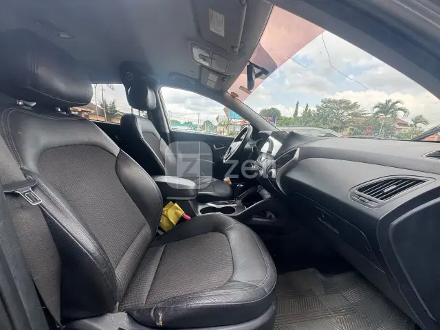 Hyundai ix35 2011 — photo 8
