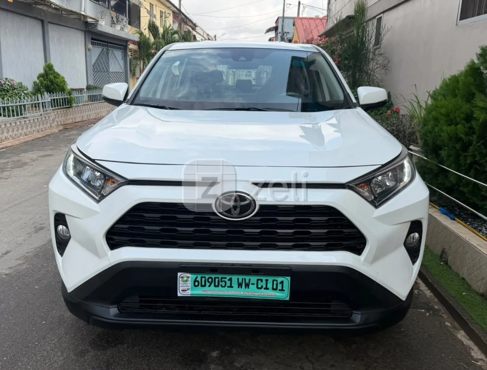 Toyota RAV4 2023 — photo 1