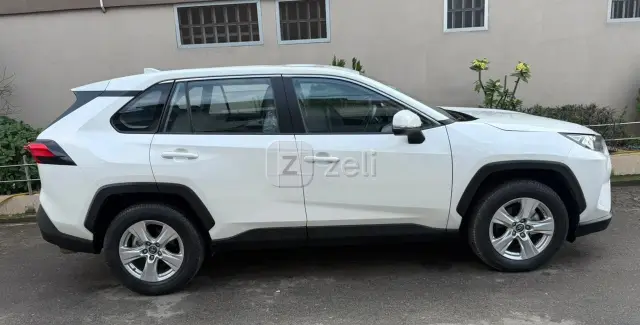 Toyota RAV4 2023 — photo 5