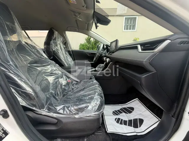 Toyota RAV4 2023 — photo 7