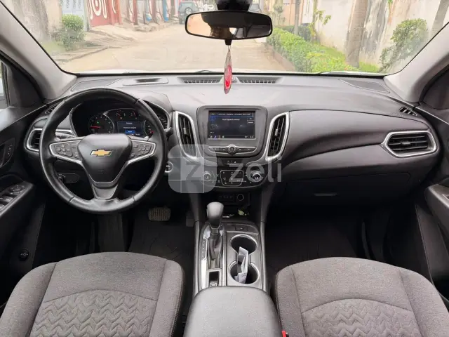 Chevrolet Equinox 2023 — photo 3