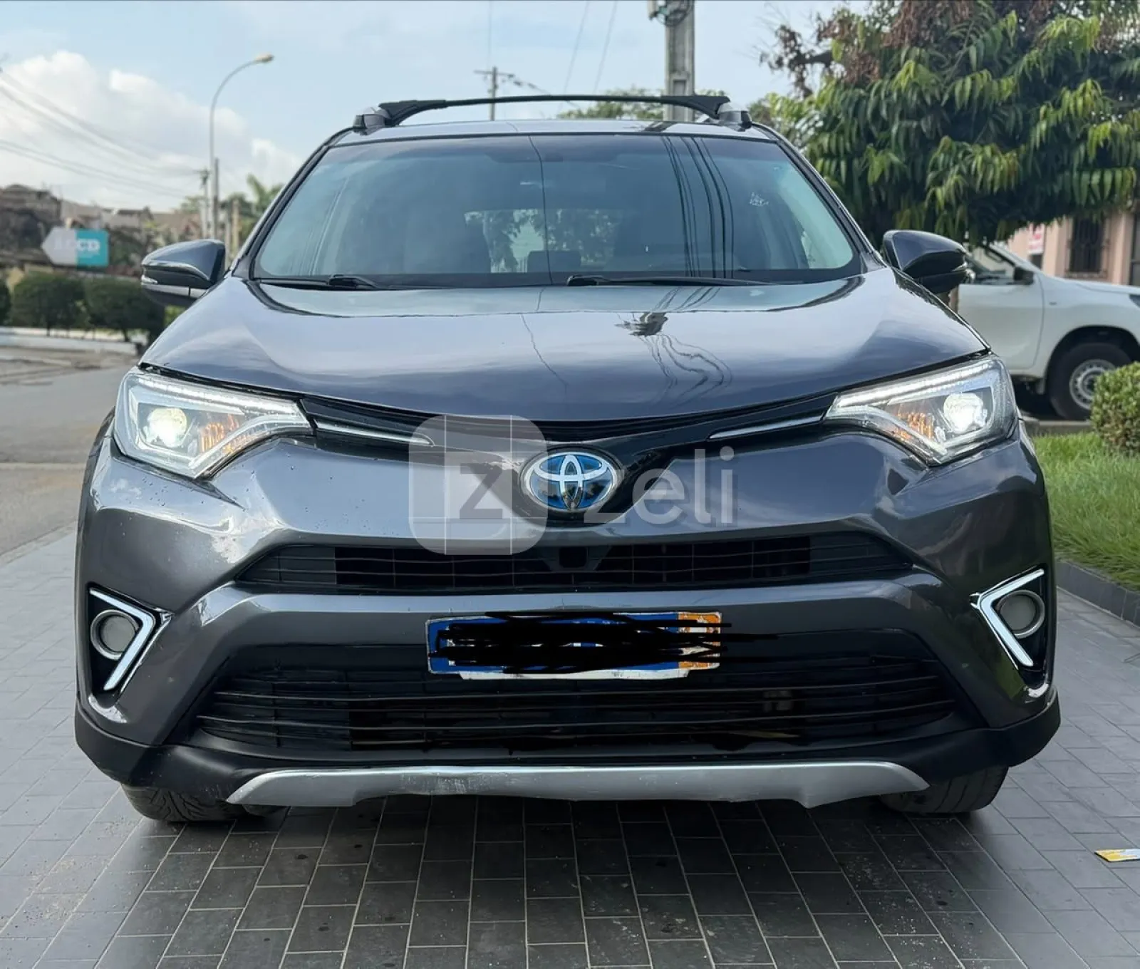 Toyota RAV4 2016 — photo 1