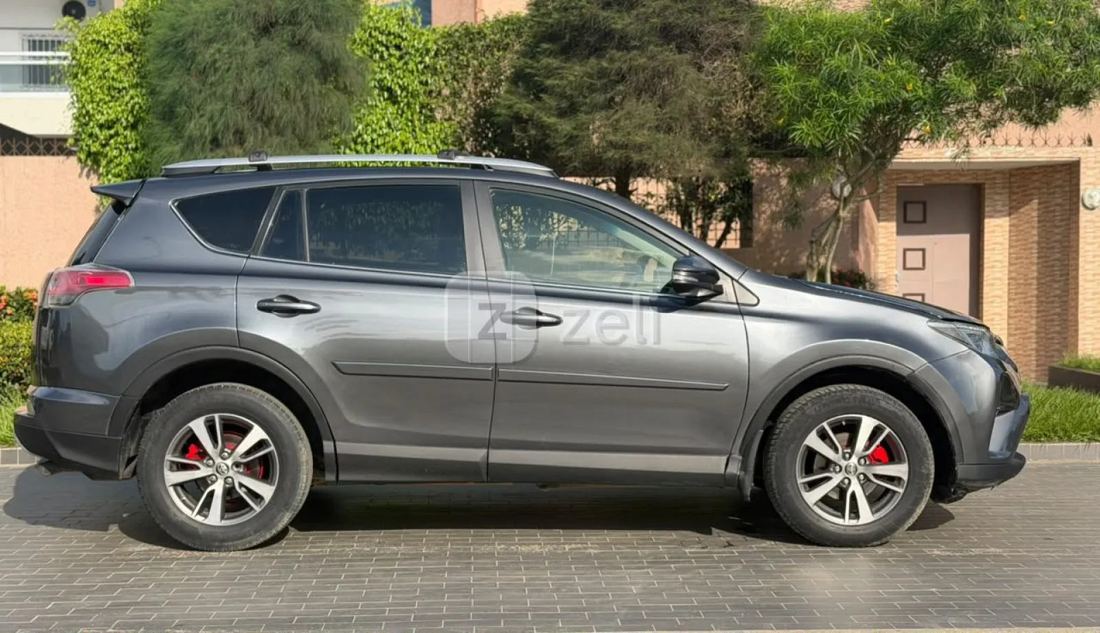 Toyota RAV4 2016 — photo 7