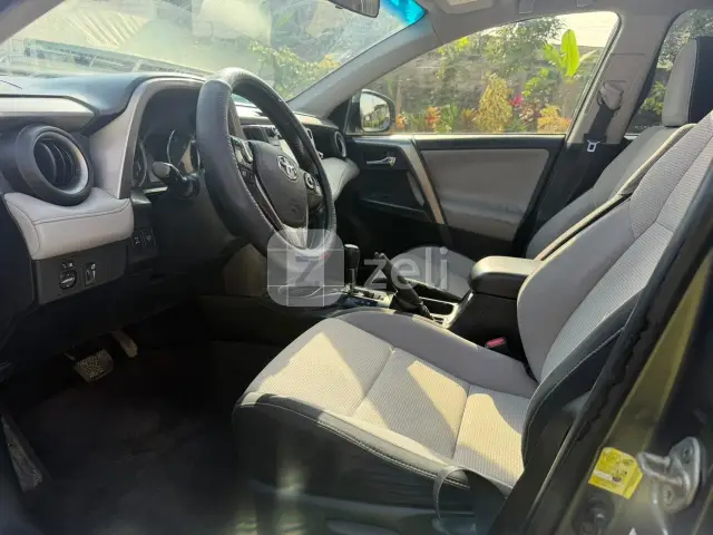Toyota RAV4 2016 — photo 8