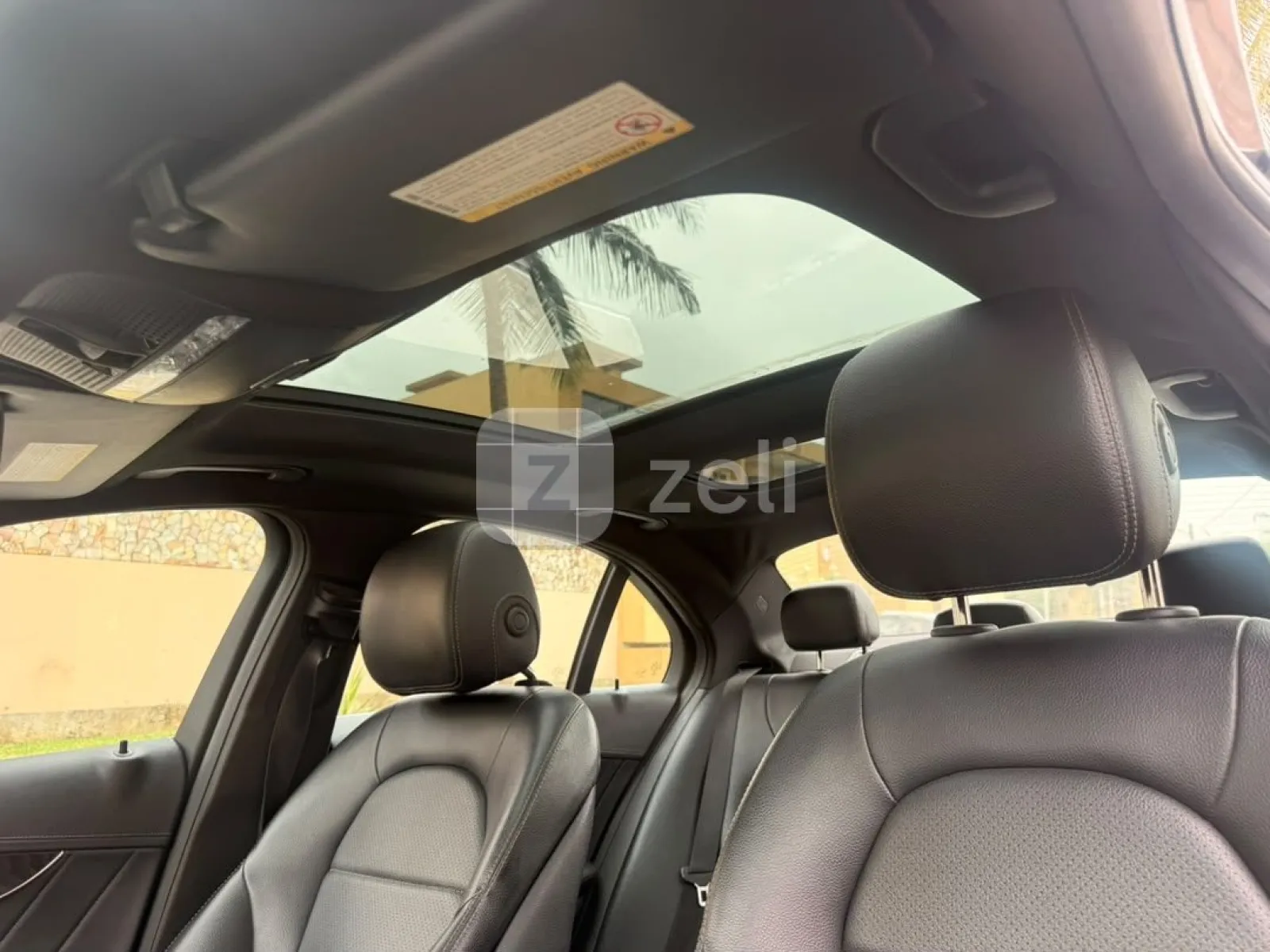 Mercedes C300 2015 — photo 12