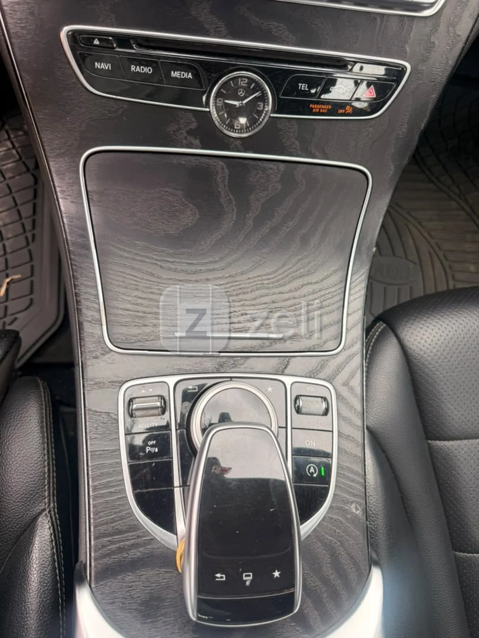 Mercedes C300 2015 — photo 16