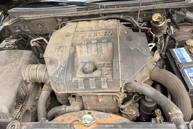 Mitsubishi Pajero 2002 — photo 12