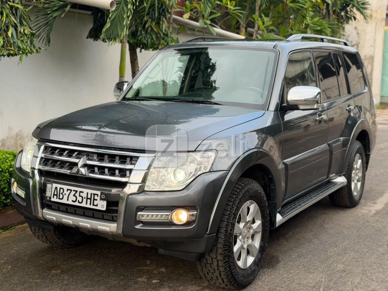 Mitsubishi Pajero 2015 — photo 1