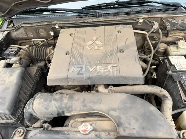 Mitsubishi Pajero 2015 — photo 12