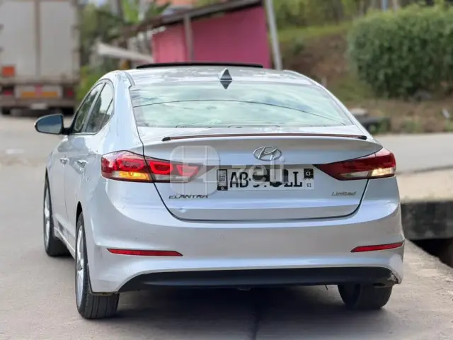 Hyundai Elantra 2018 — photo 5