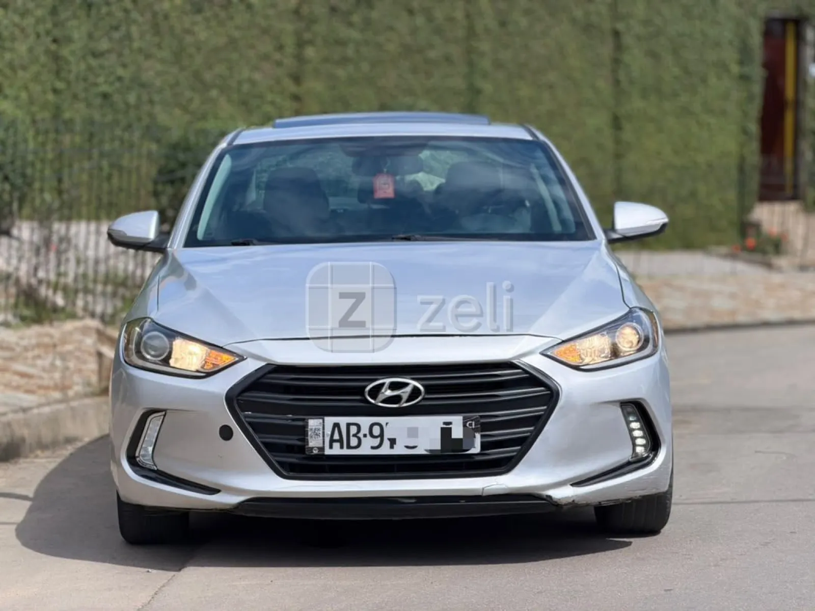 Hyundai Elantra 2018 — photo 1