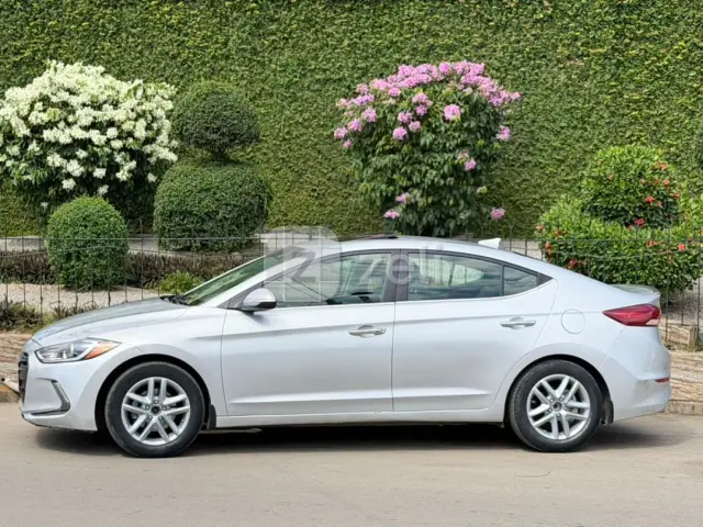 Hyundai Elantra 2018 — photo 6