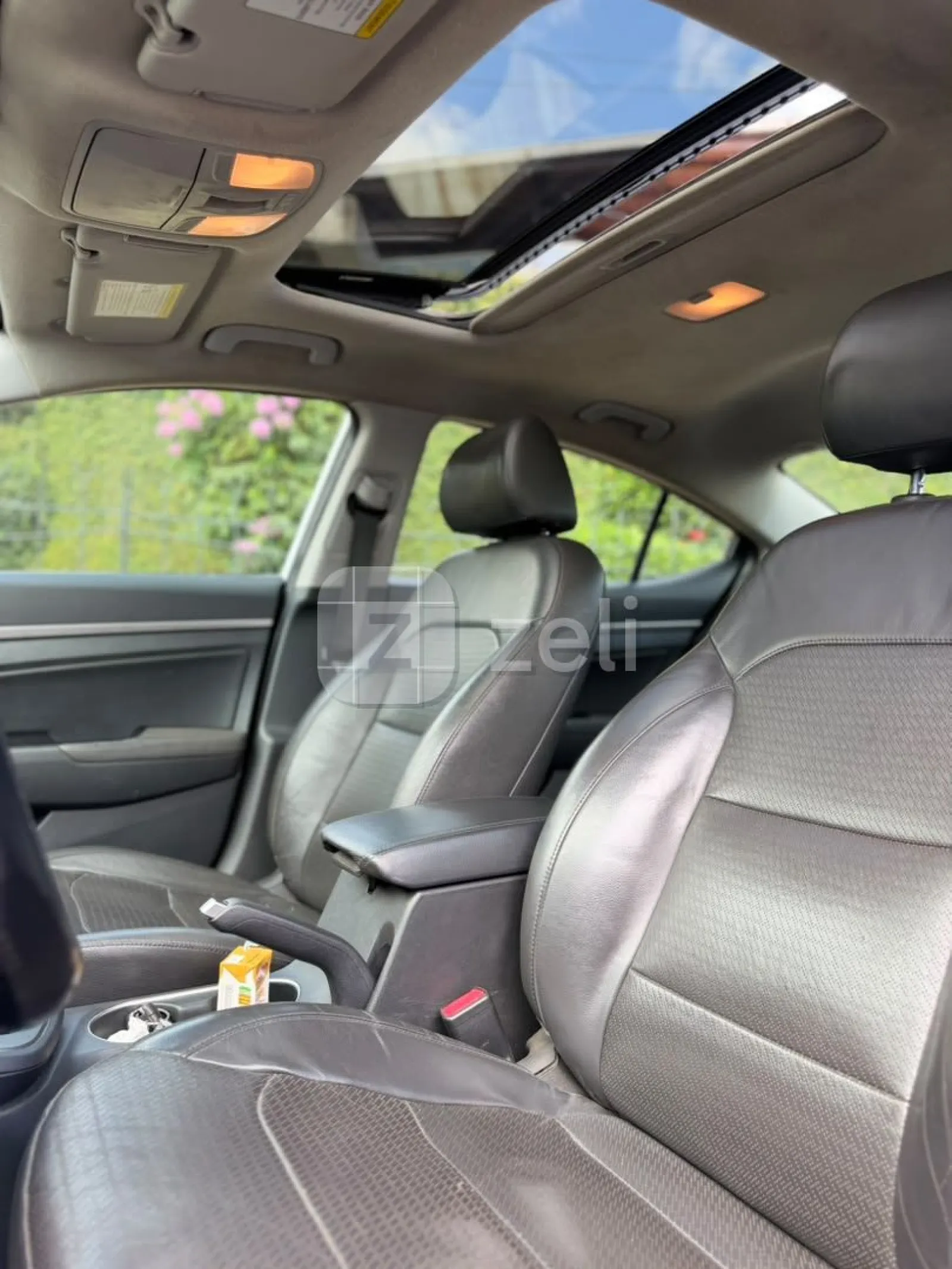 Hyundai Elantra 2018 — photo 8