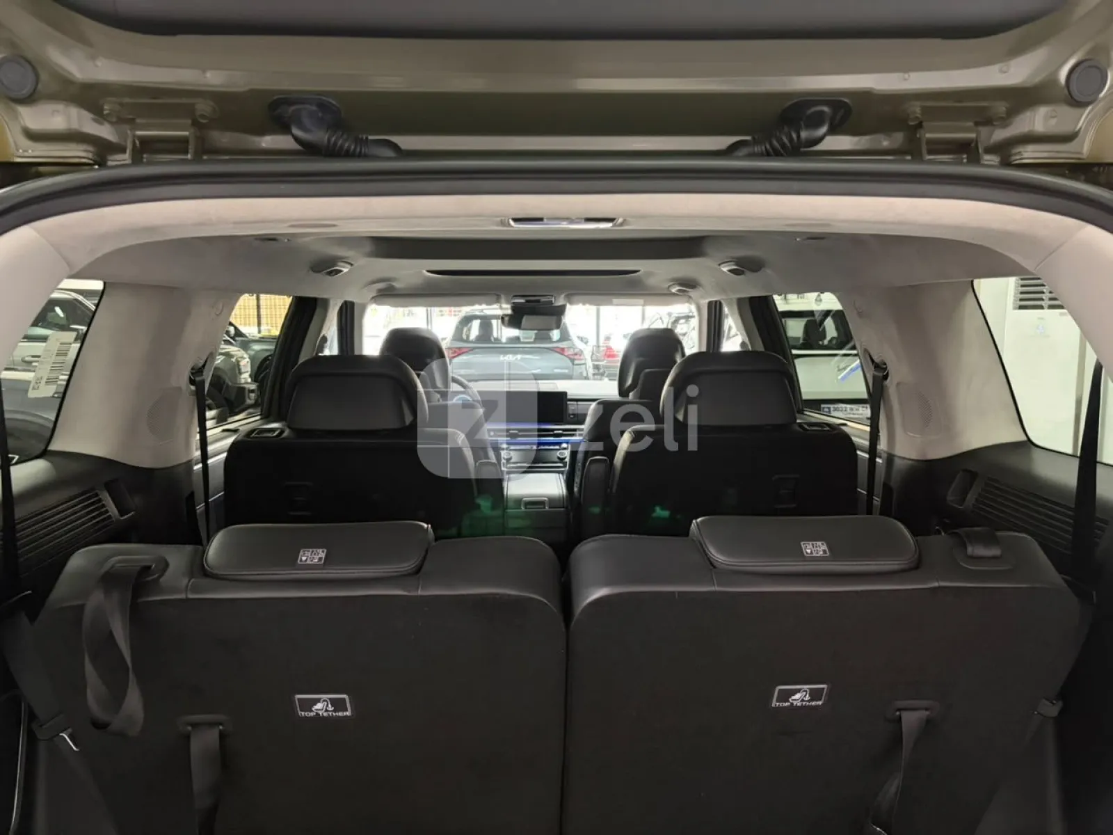 Hyundai Santa Fe 2025 — photo 9