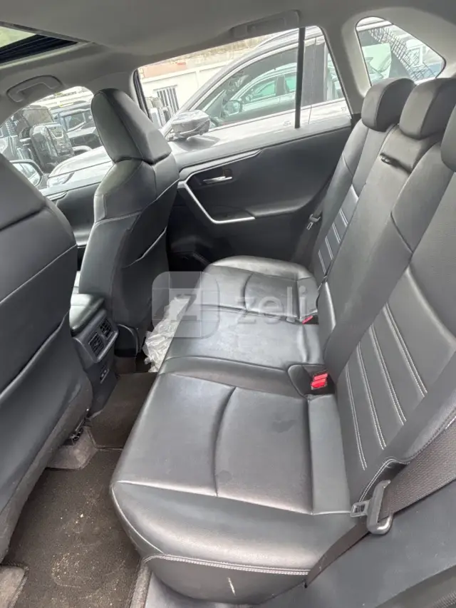 Toyota Rav-4 2023 — photo 8