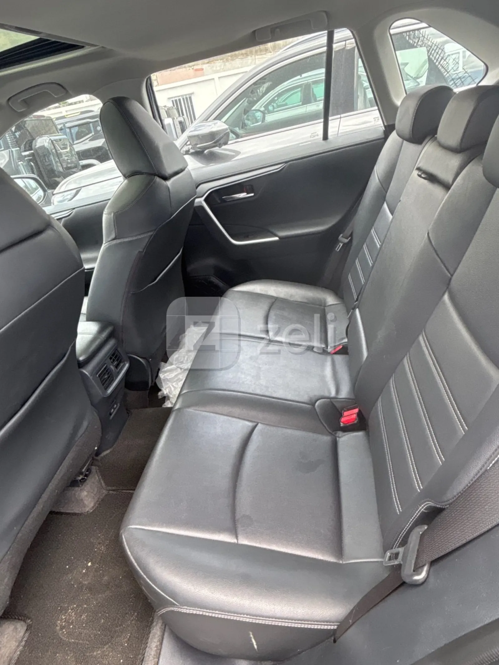 Toyota Rav-4 2023 — photo 8