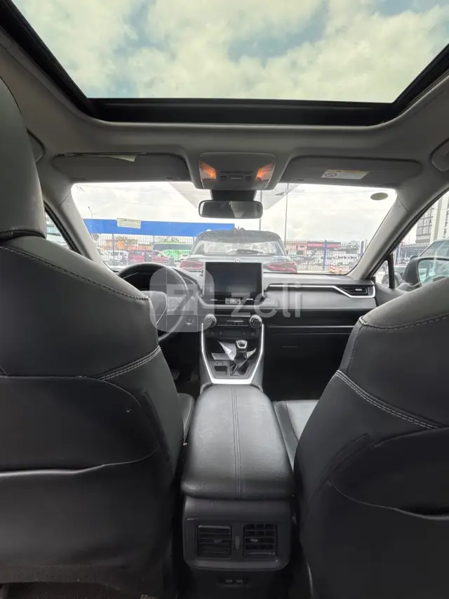 Toyota Rav-4 2023 — photo 12