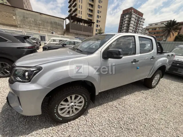 Isuzu RE-MAX 2025 — photo 3