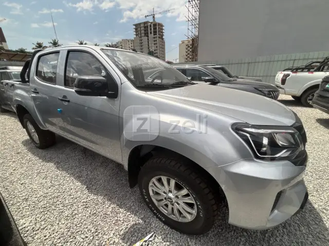 Isuzu RE-MAX 2025 — photo 5