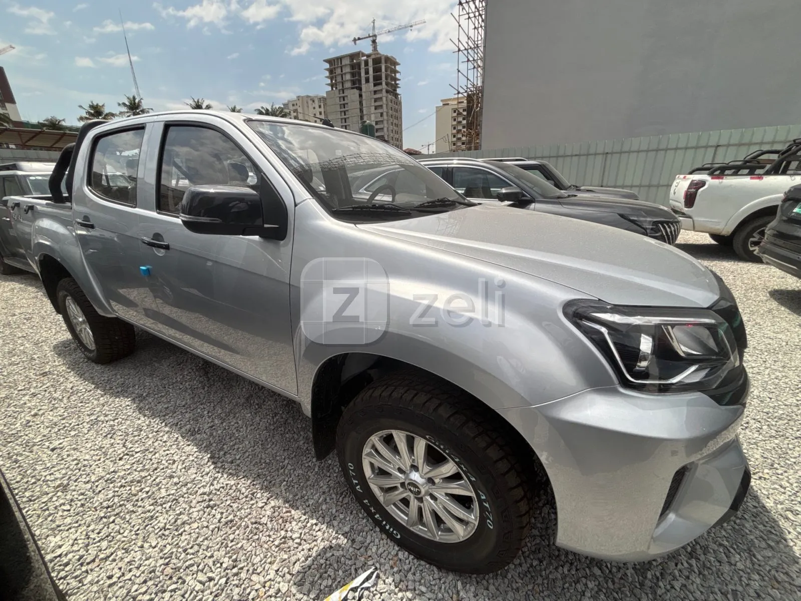 Isuzu RE-MAX 2025 — photo 5