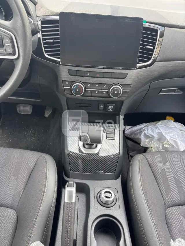 Isuzu RE-MAX 2025 — photo 10