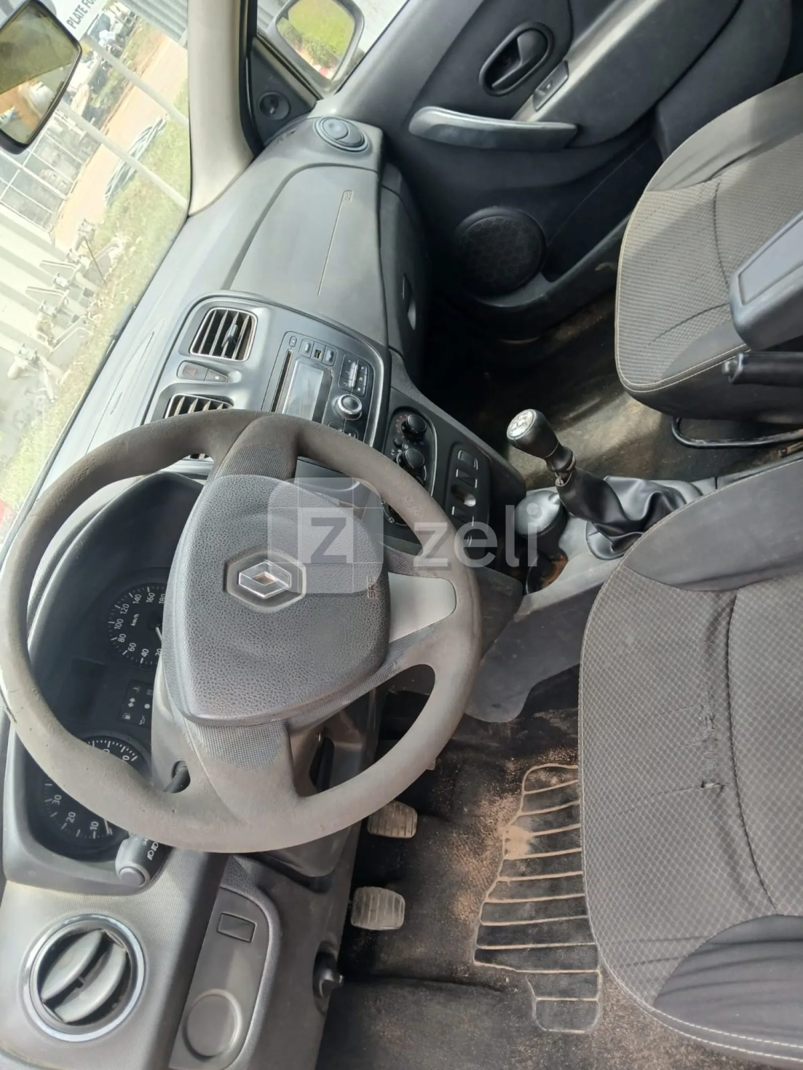 Renault Logan 2018 — photo 6
