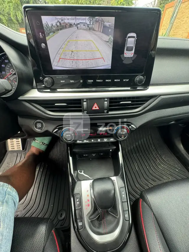 Kia Forte 2022 — photo 12