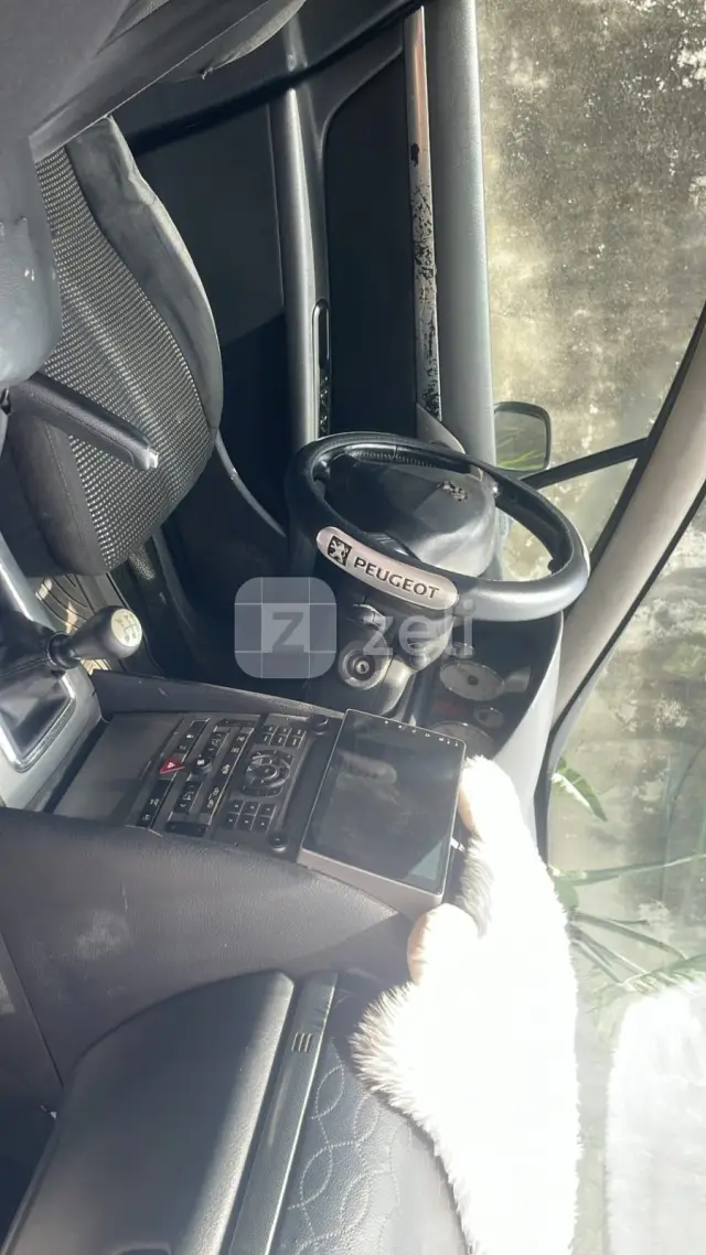 Peugeot 407 1997 — photo 9