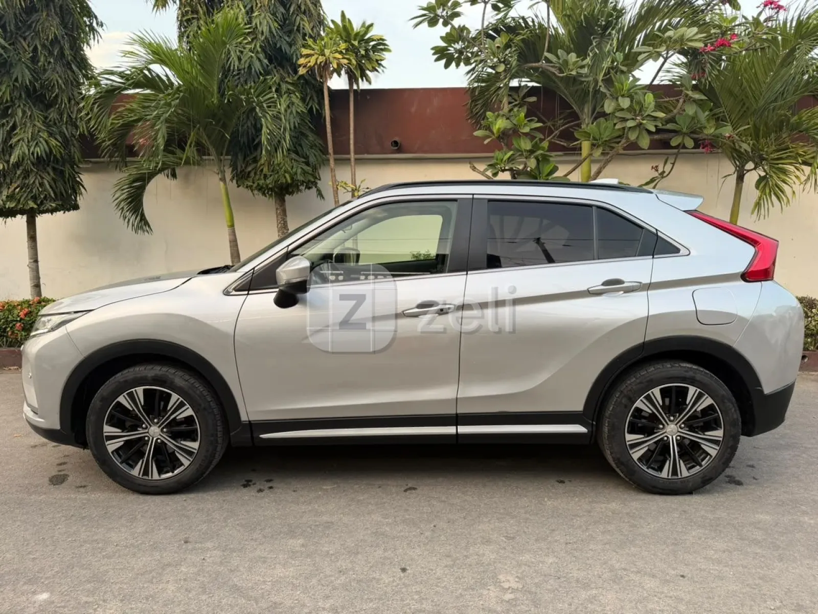 Mitsubishi Eclipse Cross 2019 — photo 3