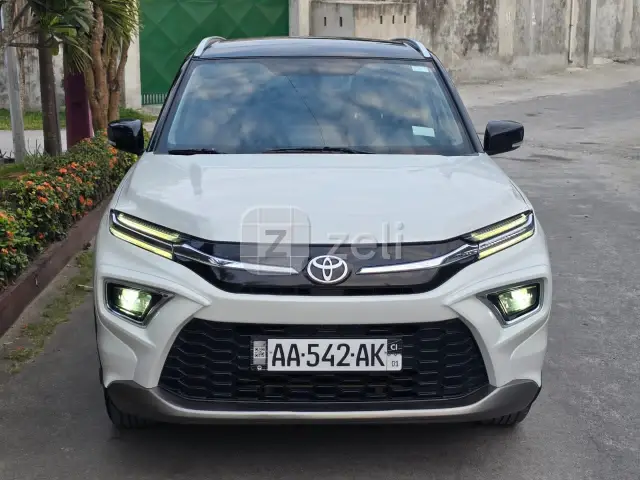 Toyota Urban Cruiser 2023 — photo 1