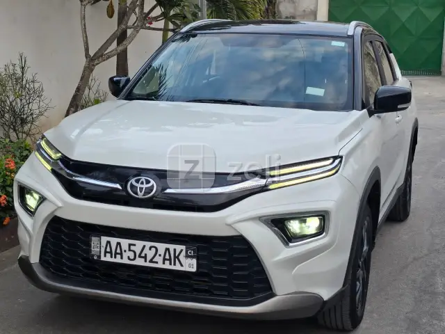 Toyota Urban Cruiser 2023 — photo 2